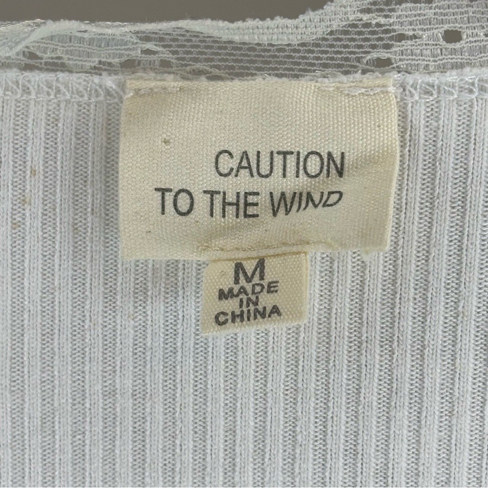 Caution To The Wind Boho Ivory Lace Button Cropped Tank Top Size Medium - Picture 5 of 7